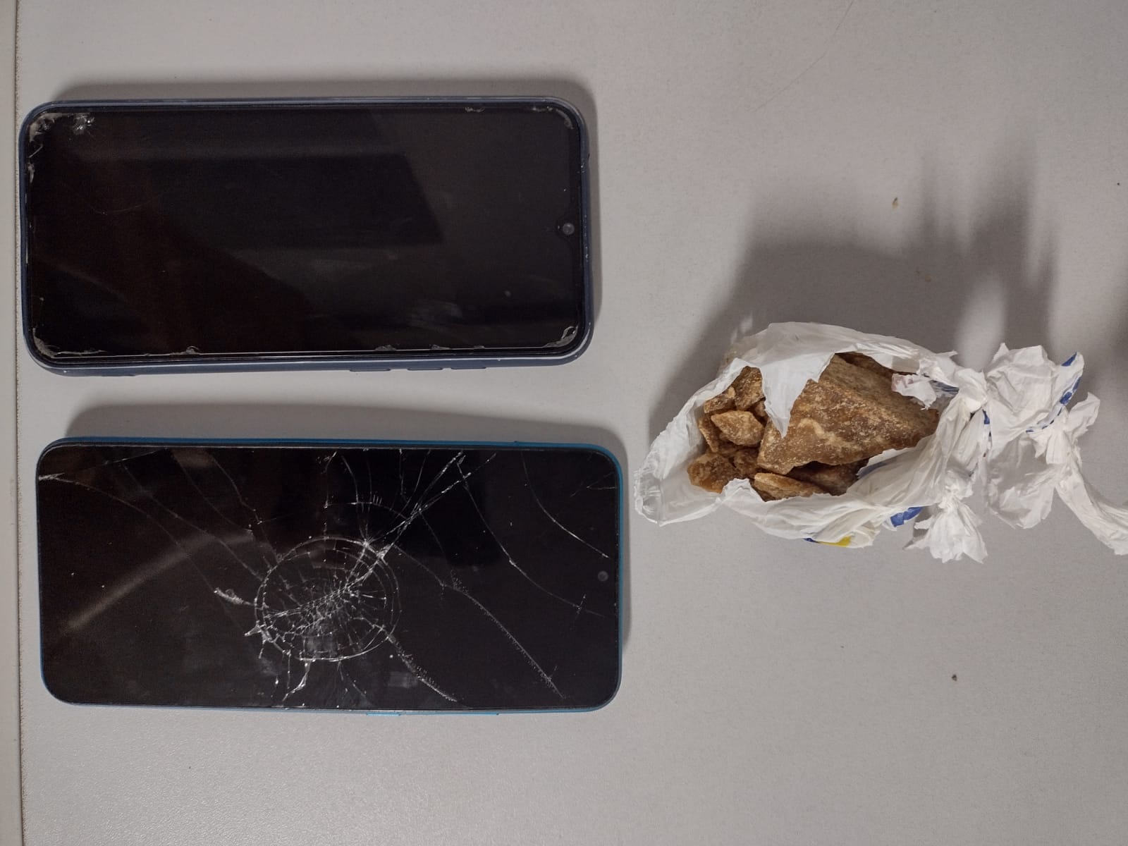 Fuga, perseguição e flagrante: homem é preso com crack em frente a residência monitorada por tráfico em Prudente