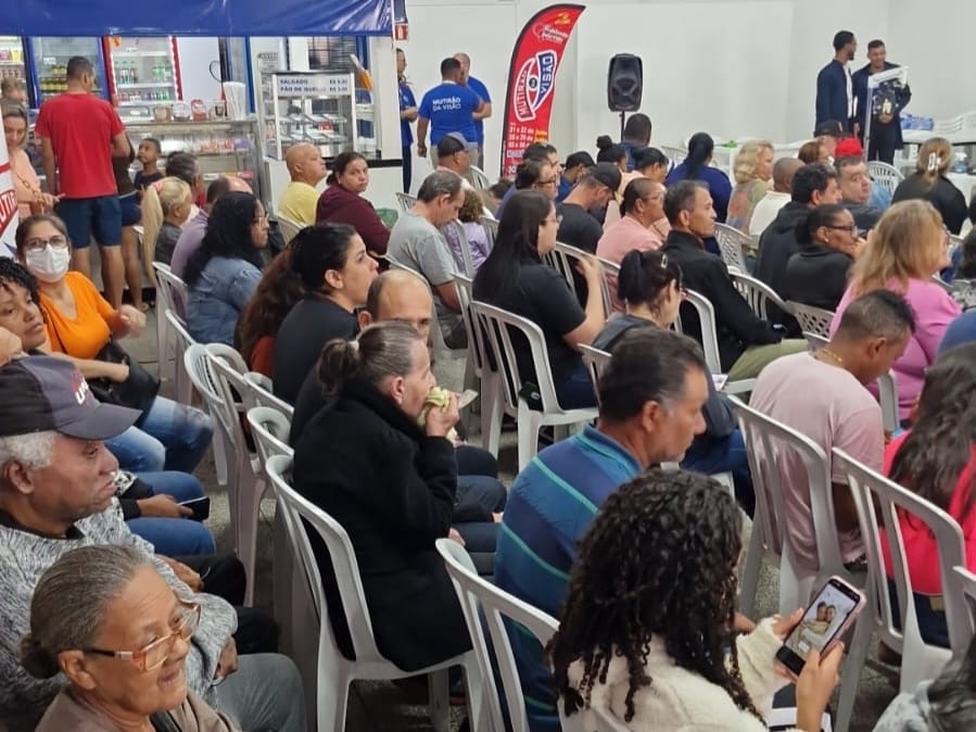 Famílias recebem atendimento oftalmológico gratuito no início do Pedalando pela Vida e Mutirão da Visão