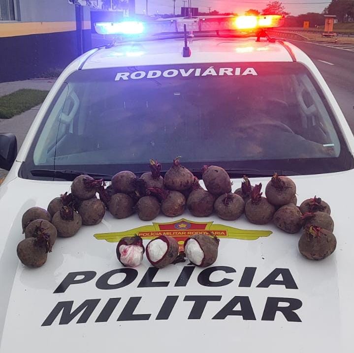 Polícia apreende 7 kg de cocaína escondidos em beterrabas