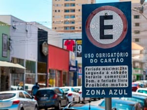 Prudente decreta implantação de Zona Azul Digital no centro