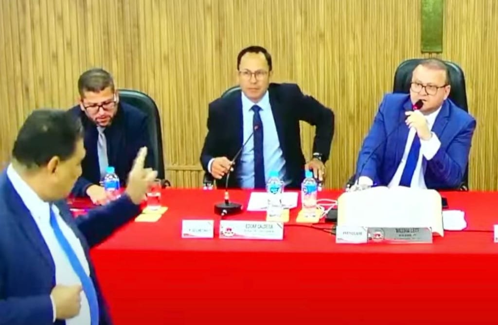 Izaque sobe o tom e ameaça revelar tudo que sabe