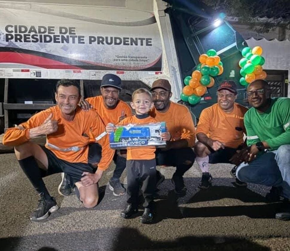 Anthony surpreende pais e pede festa dos sonhos com coletores