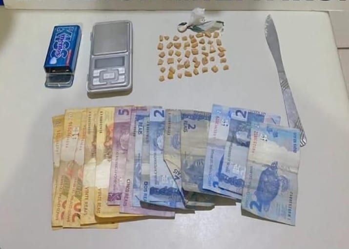 Polícia apreende drogas e prende suspeita em Martinópolis