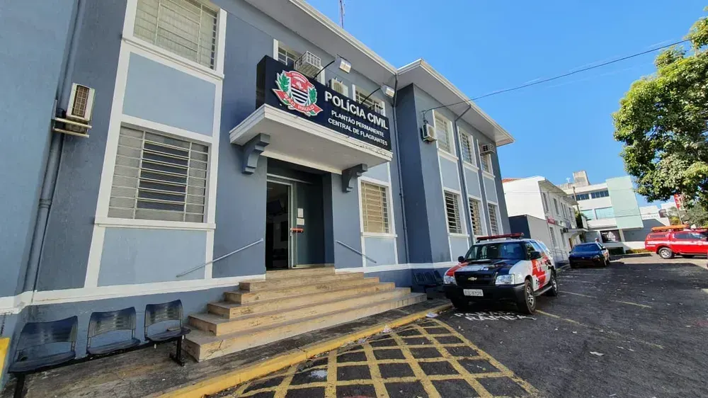 Funcionários são amarrados durante roubo em comércio de Prudente