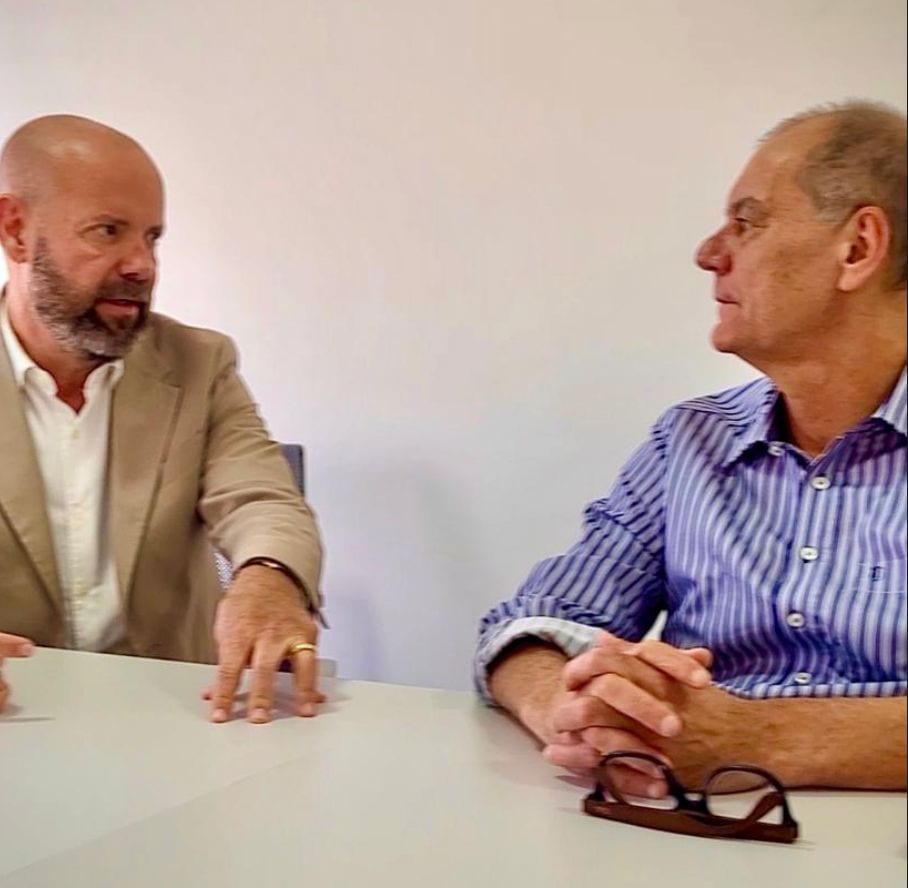 Prefeito visita TV TEM e dá boas-vindas à emissora