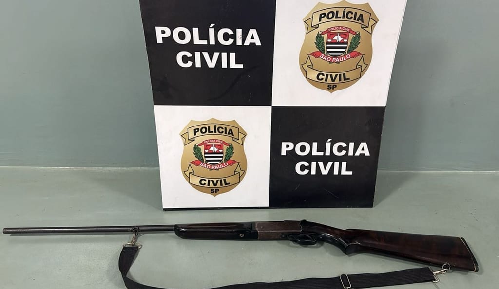 Polícia apreende arma de fogo após denúncia anônima em Pirapozinho