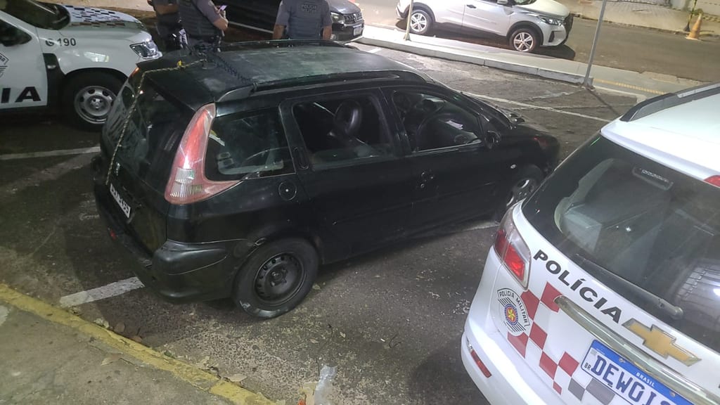 Dupla é presa após furto de veículo e ferramentas