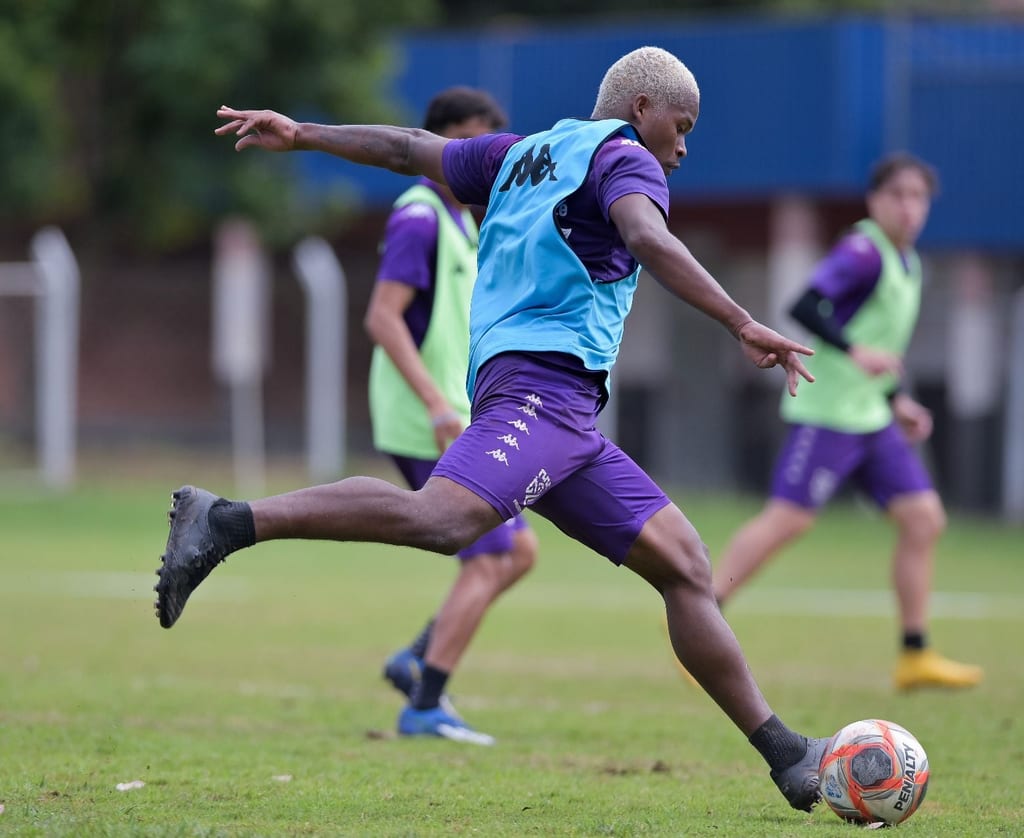 Grêmio inicia preparação para jogo em horário incomum
