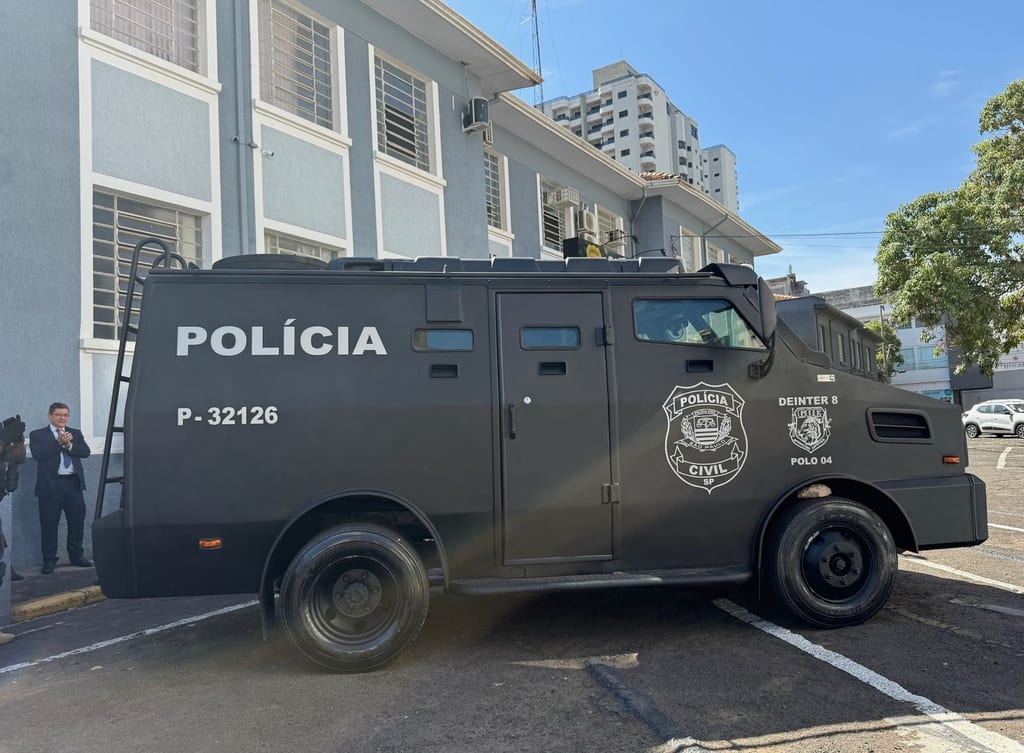 Delegacia recebe veículo blindado para operações de alto risco