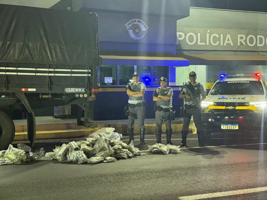 Polícia Rodoviária apreende quase 100 kg de cocaína em carreta