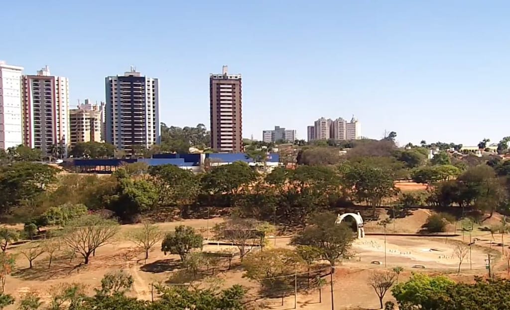 Calor extremo e baixa umidade marcam início da semana