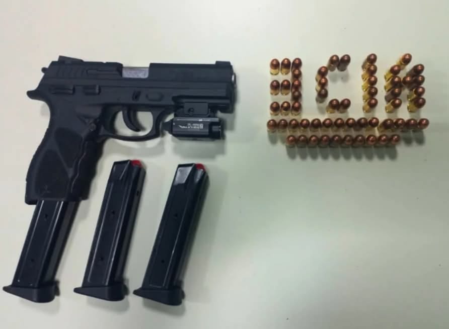 Homem é preso por violência doméstica e arma ilegal