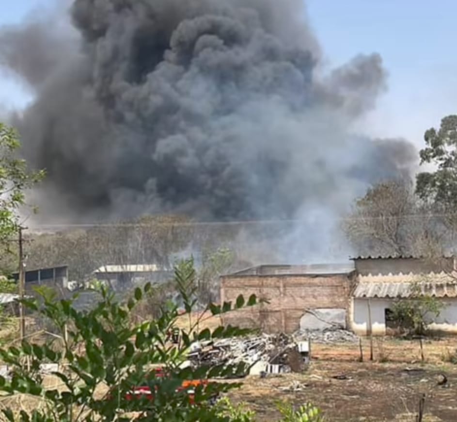 Incêndio em barracão de reciclagem deixa idoso morto