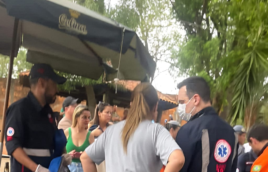 Homem tenta matar ex-mulher e atual namorado a facadas em clube de Presidente Prudente