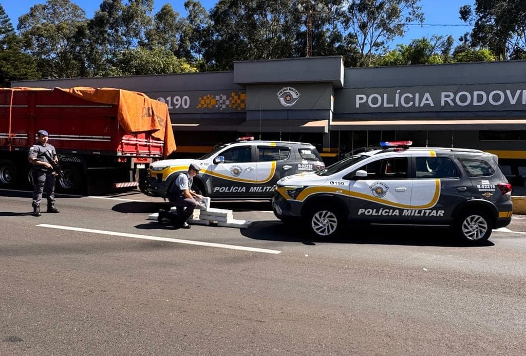 Polícia apreende 102,8 kg de maconha e prende motorista paraguaio na Raposo Tavares, em Presidente Prudente