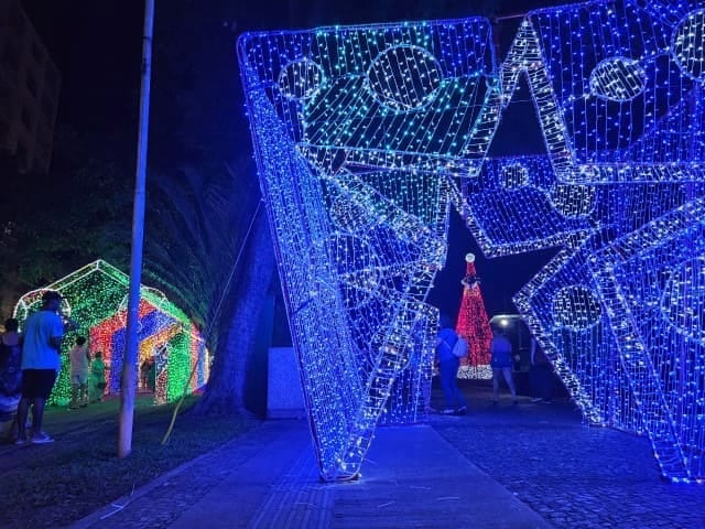 Iluminação de Natal é inaugurada na Praça 9 de Julho e marca o início do Prudente Encantada