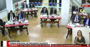 Dois pedidos de vista expõem divisão na Câmara de Prudente e adiam debate sobre Loteria Municipal para fevereiro