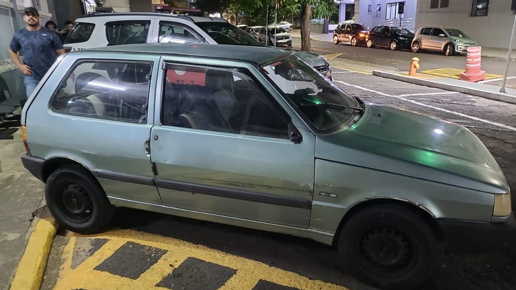 Polícia Militar recupera Fiat Uno furtado no Jardim Regina; suspeito admite o crime após ver vídeo