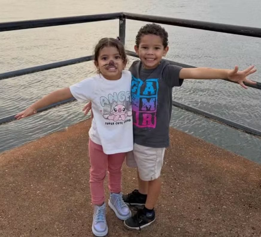 Corpos de irmãos de 4 anos mortos por afogamento em Dracena são sepultados em Panorama