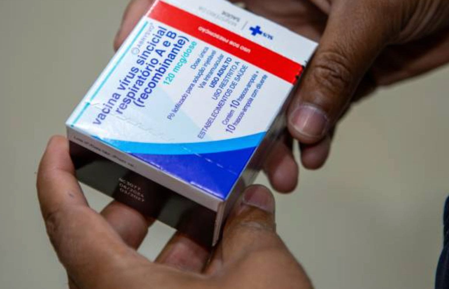 Vacina contra o VSR chega ao SUS e reforça proteção de bebês contra bronquiolite e pneumonia