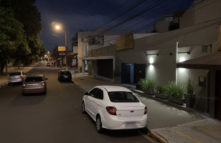 Homem arruma confusão em bar, diz ser de facção criminosa e acaba preso por racismo contra policial em Prudente