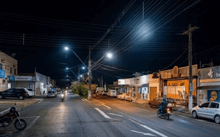 Dupla armada rouba cliente em espetaria na Avenida Ana Jacinta, em Prudente