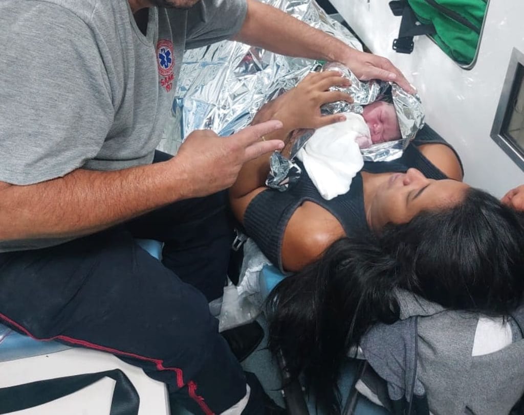Bebê nasce dentro de ambulância durante atendimento do SAME em Prudente