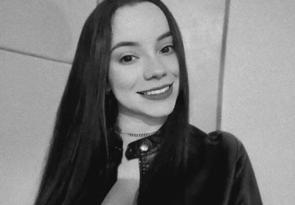 Vítima de acidente com moto, jovem é sepultada em Mirante do Paranapanema