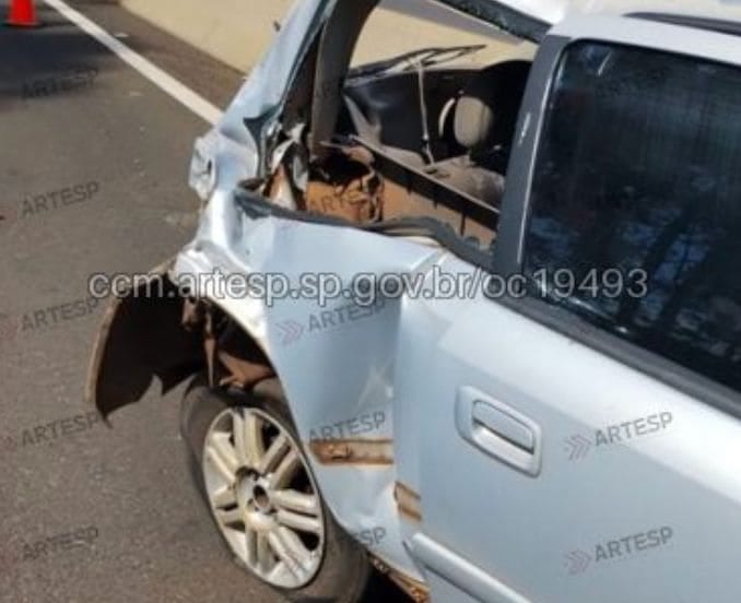 Colisão envolvendo ônibus e carros deixa seis vítimas feridas em Álvares Machado