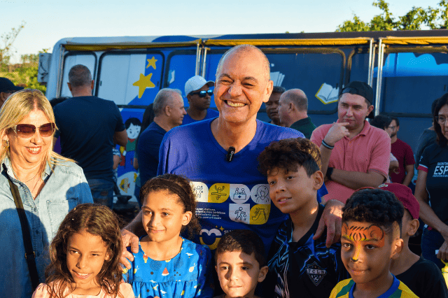 Prefeito Tupã anuncia recapeamento total no Parque Alexandrina durante evento