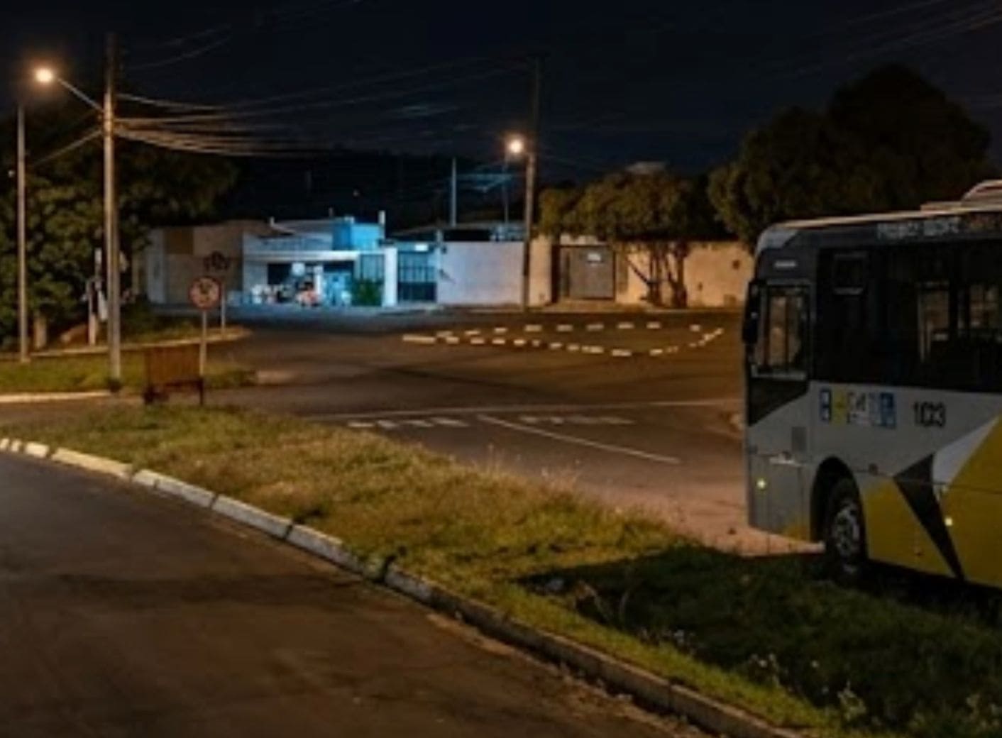 Assaltante com faca invade ônibus e rouba motorista em Presidente Prudente
