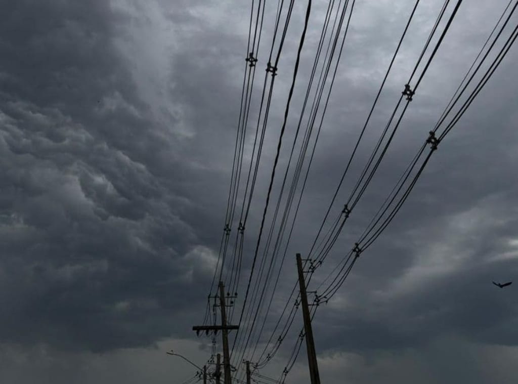 Temporal registra mais de 21 mil raios e ventos de até 70 km/h na região de Prudente