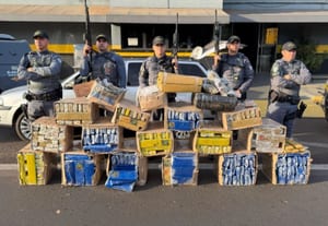 Apreensão de 527 kg de maconha causa prejuízo de R$ 1,8 milhão ao tráfico. Foto: Polícia Militar Rodoviária