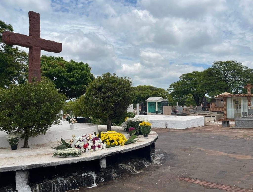 Dia de Finados deve movimentar cemitérios de Prudente com 28 mil visitantes. Foto: Sérgio Borges/NoFoco